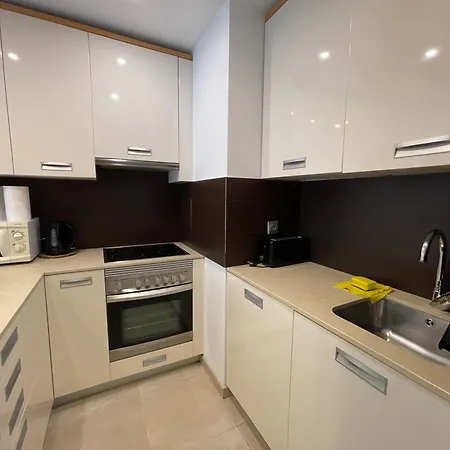 Taima Flats 4 Apartman